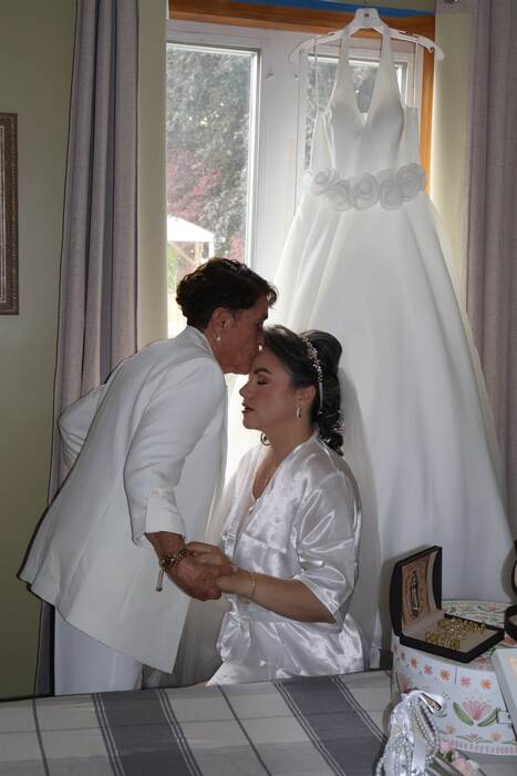 Fotografía de bodas — momento previo con la novia